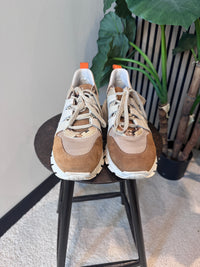 Thumbnail for Karina's Vintage Aaiko sneakers zand maat 41