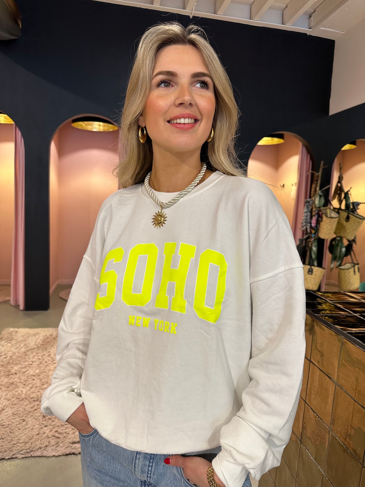 Kastgeluk Sweater white
