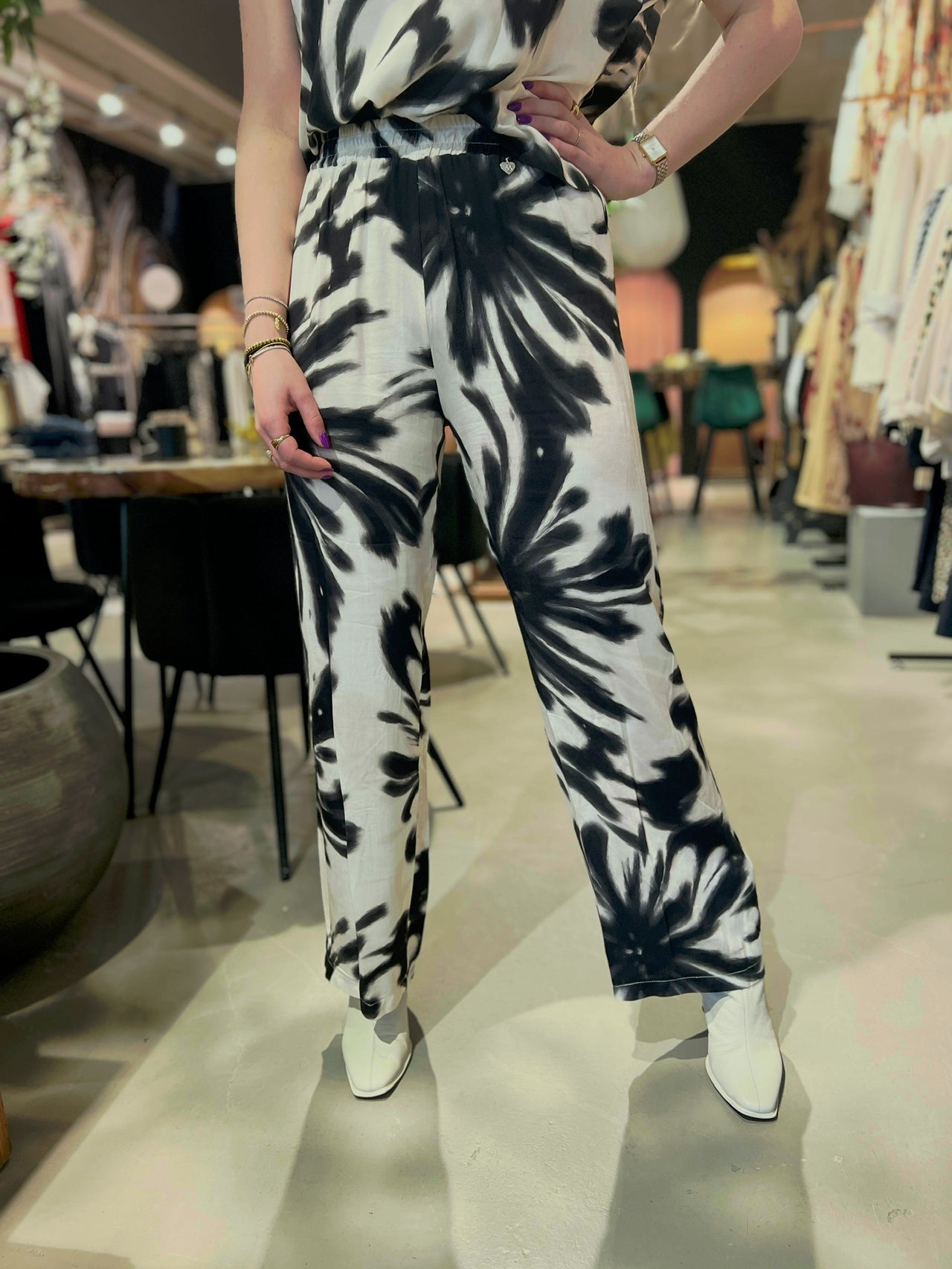 Kastgeluk trousers Gabrielle print