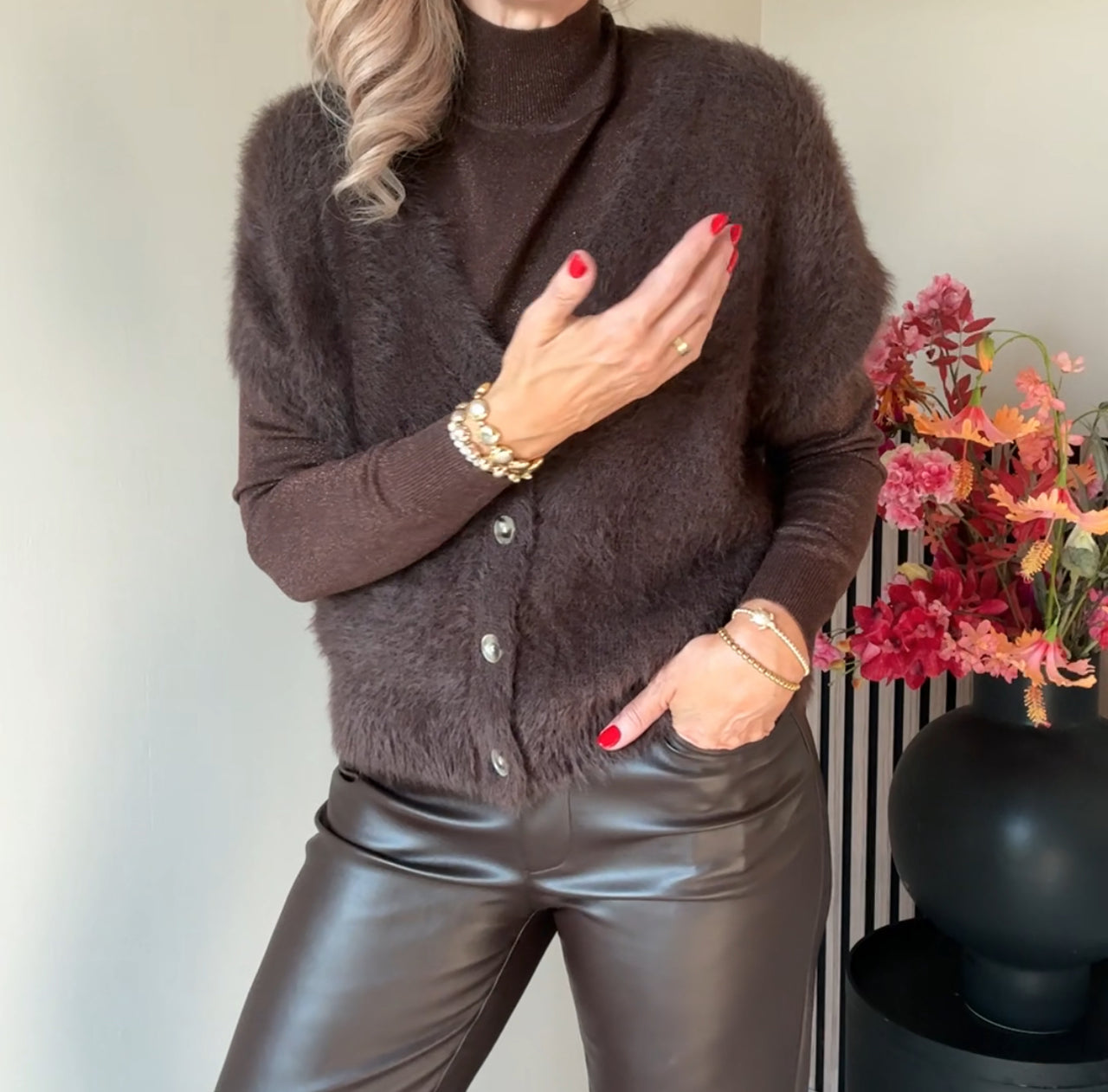 SRB4672 Sleeveless Fuzzy