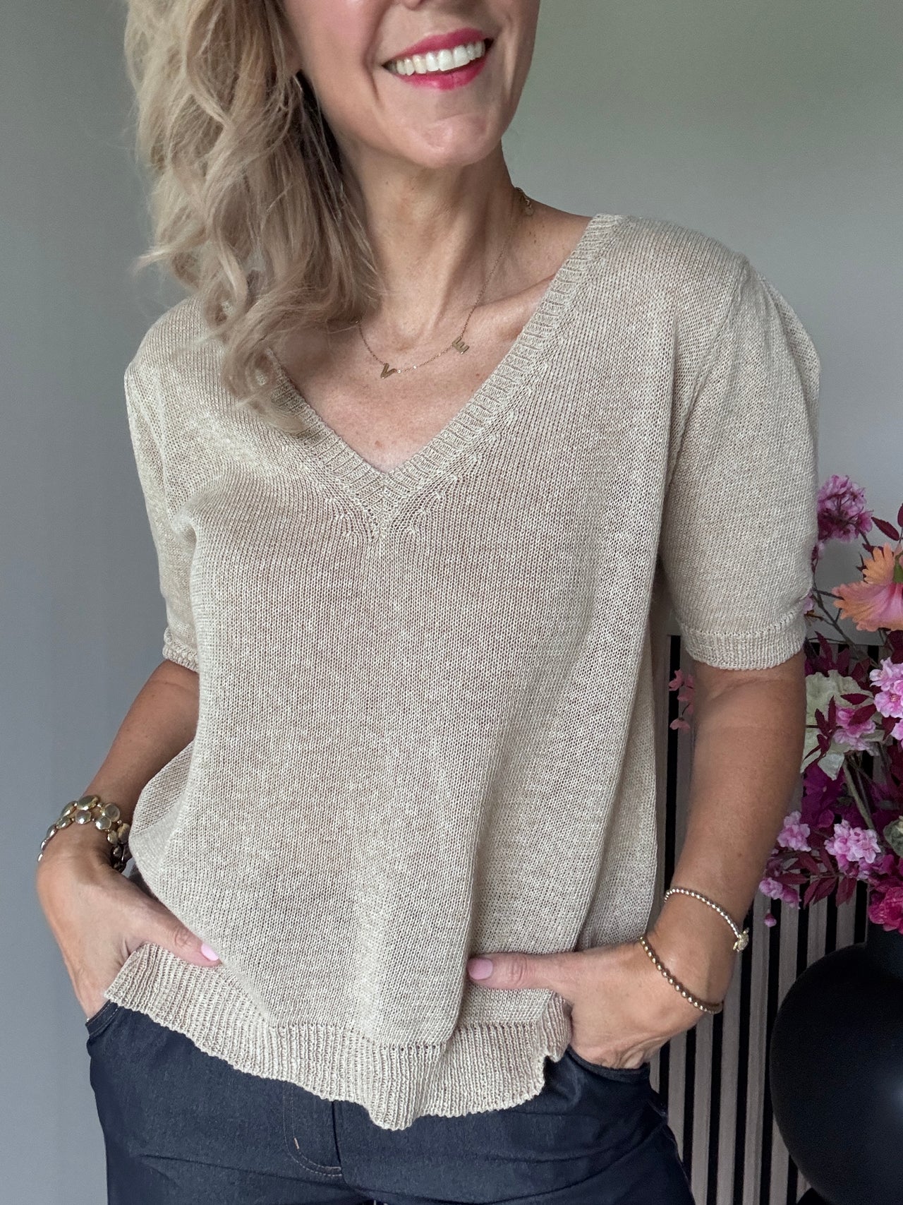 Top detail v hals en mouw 100% cotton
