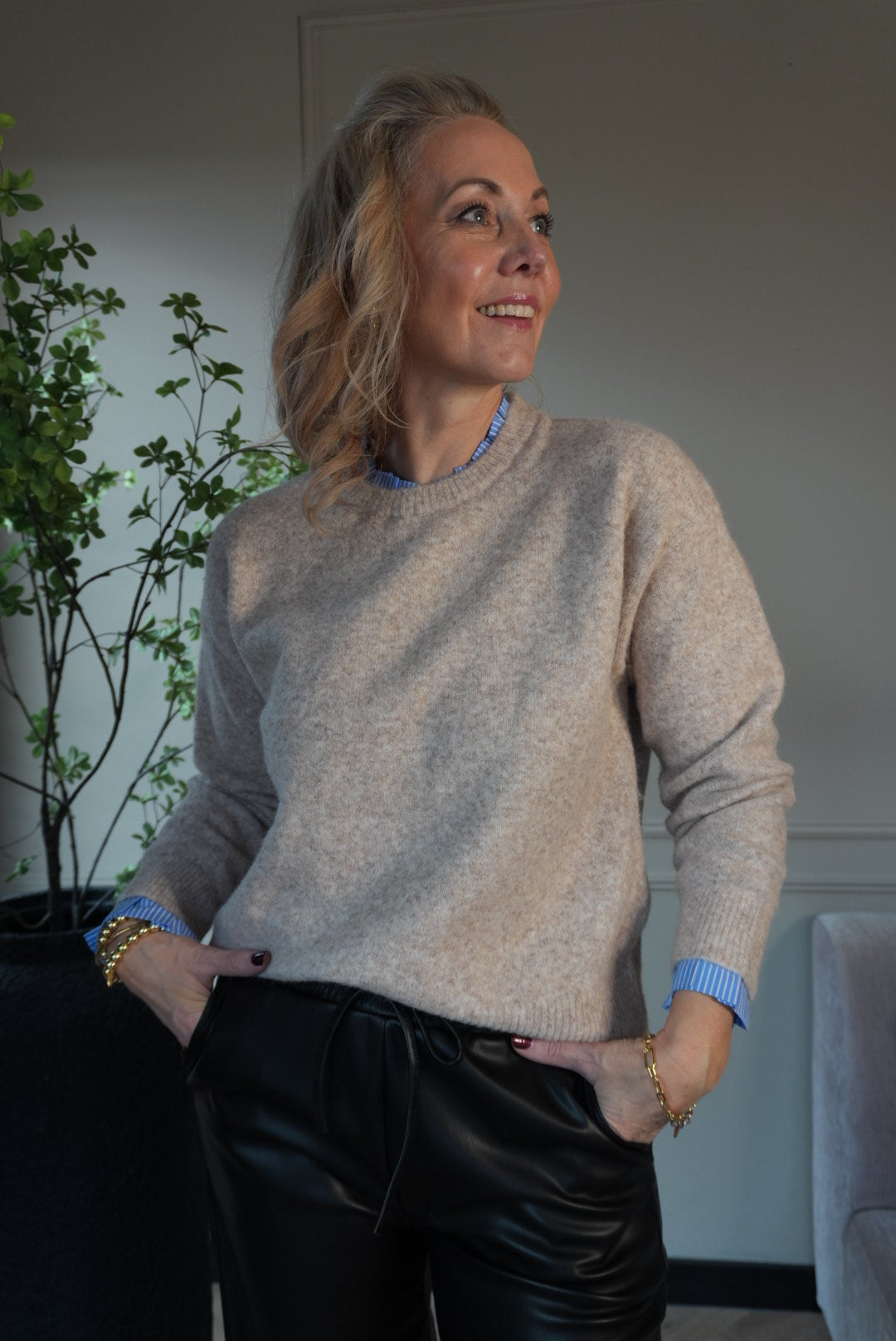 Trui met streepjes blouse kraag en mouw