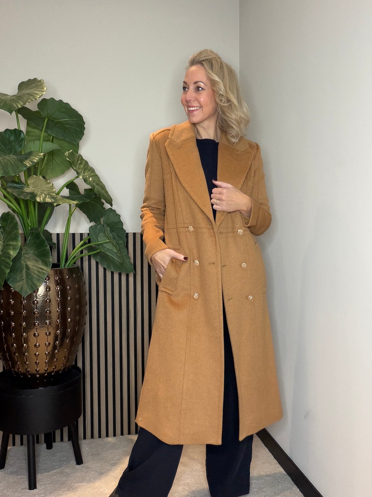 Karina's Vintage long coat Josh V XS