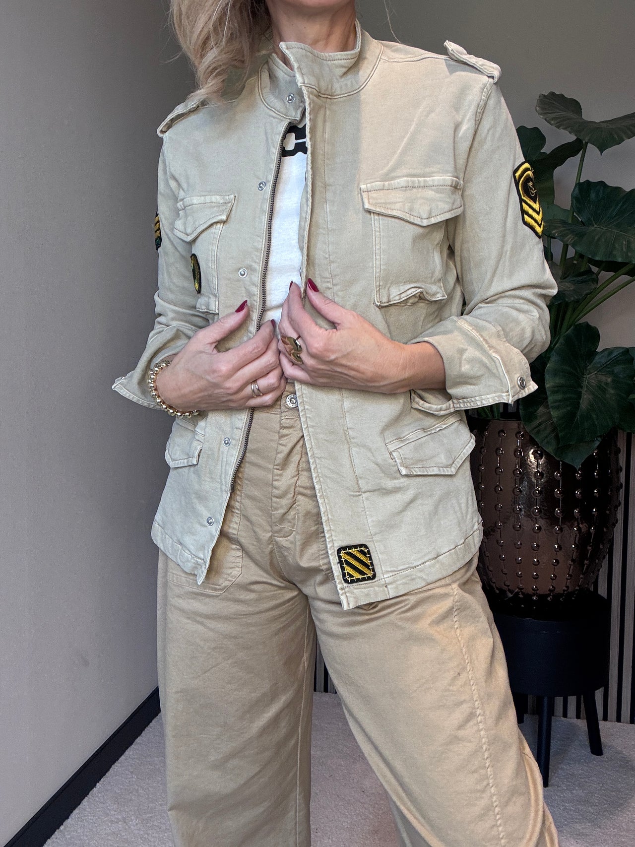 Karina's Vintage jacket army zand maat L