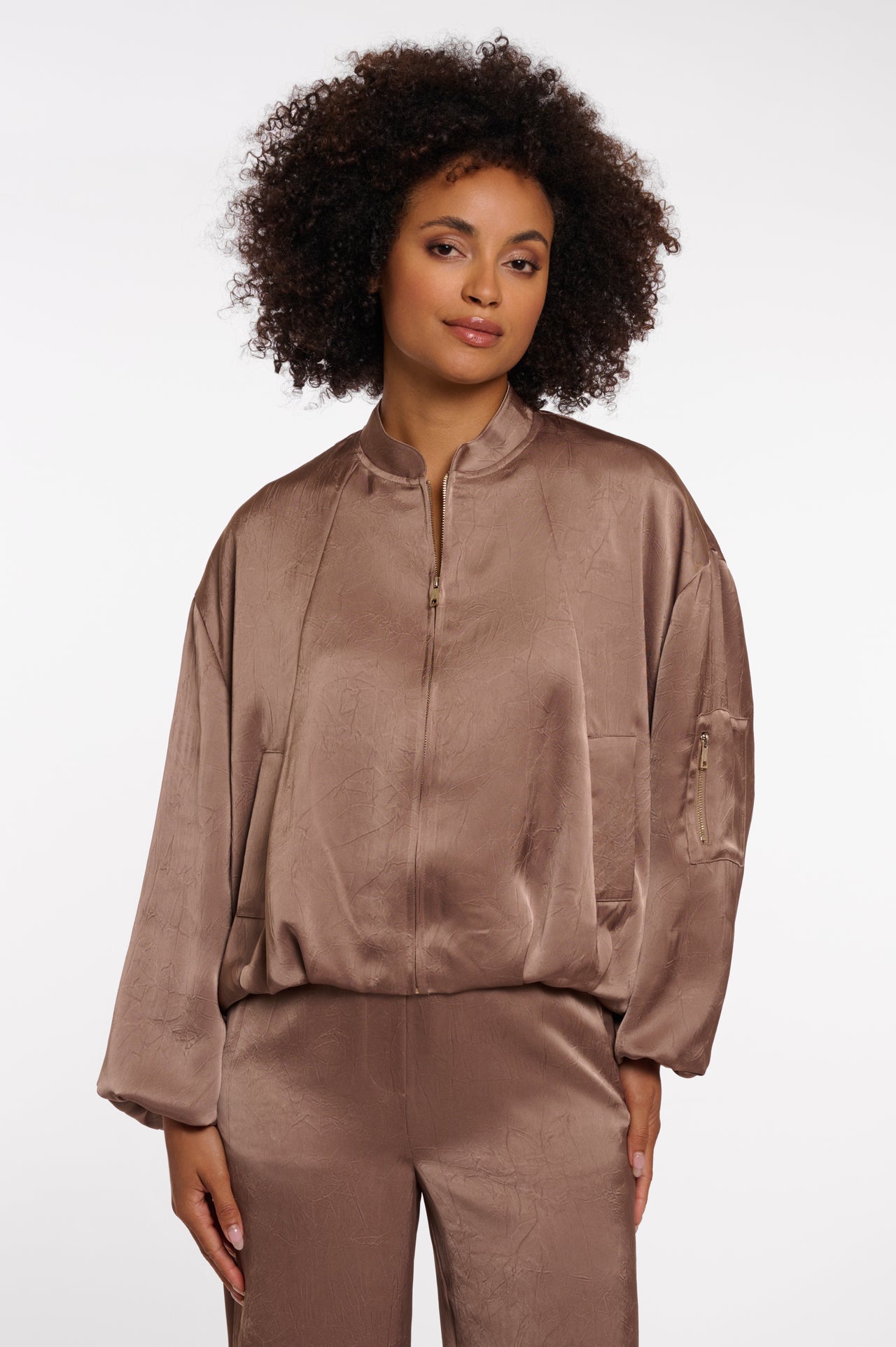 Bomber jacket satijnlook taupe