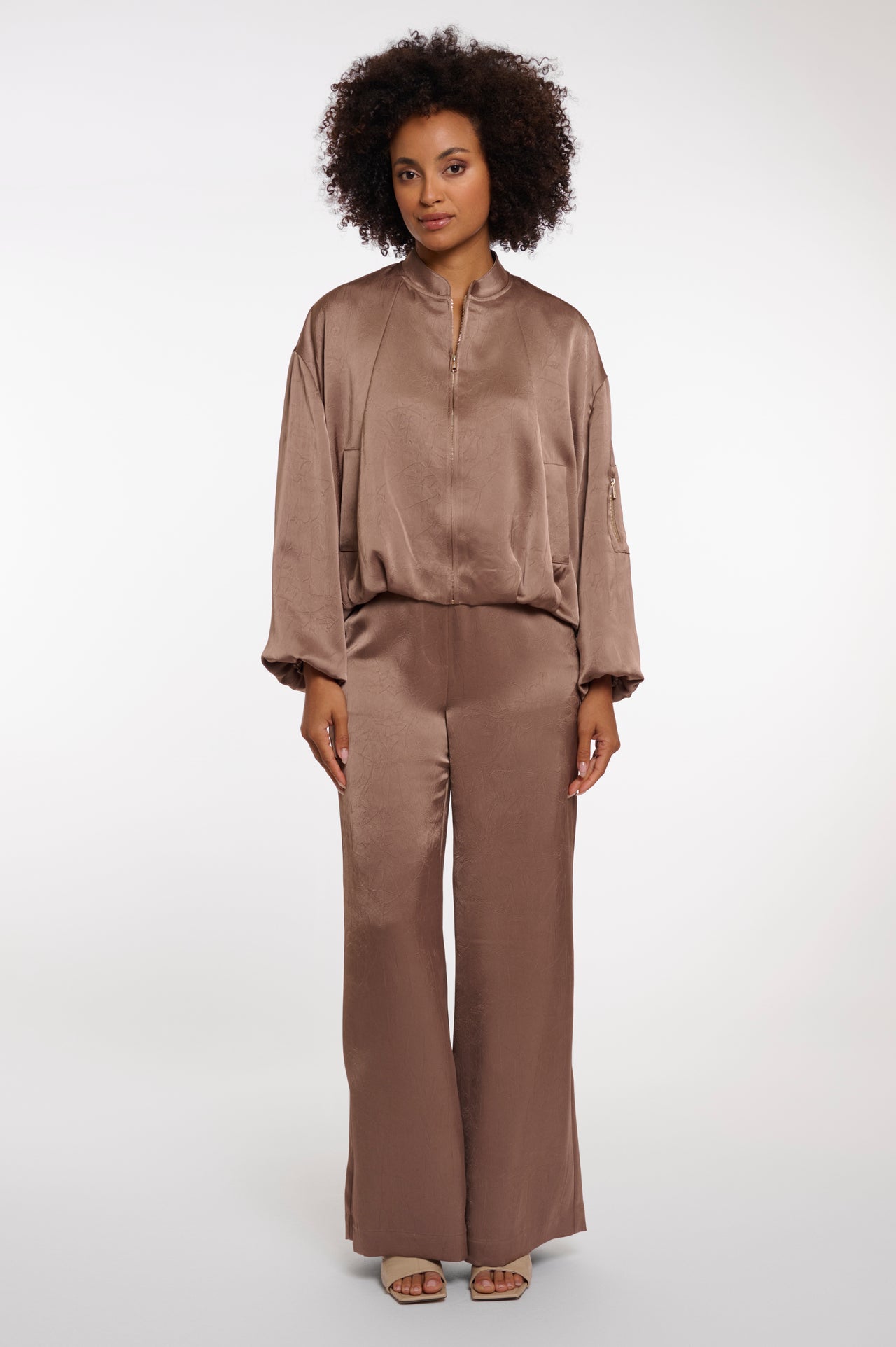 Bomber jacket satijnlook taupe