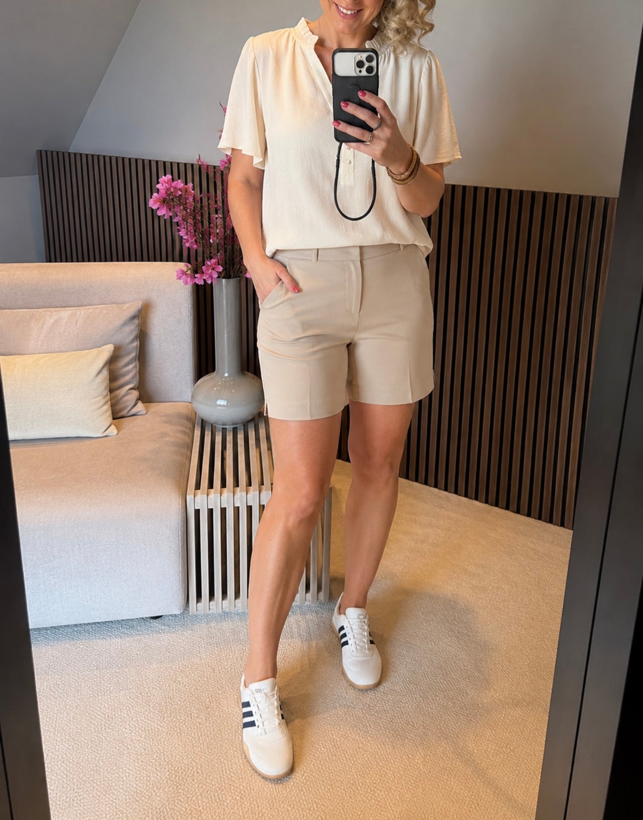 Ava short L8 inch