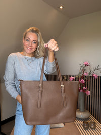 Thumbnail for Shopper bruin