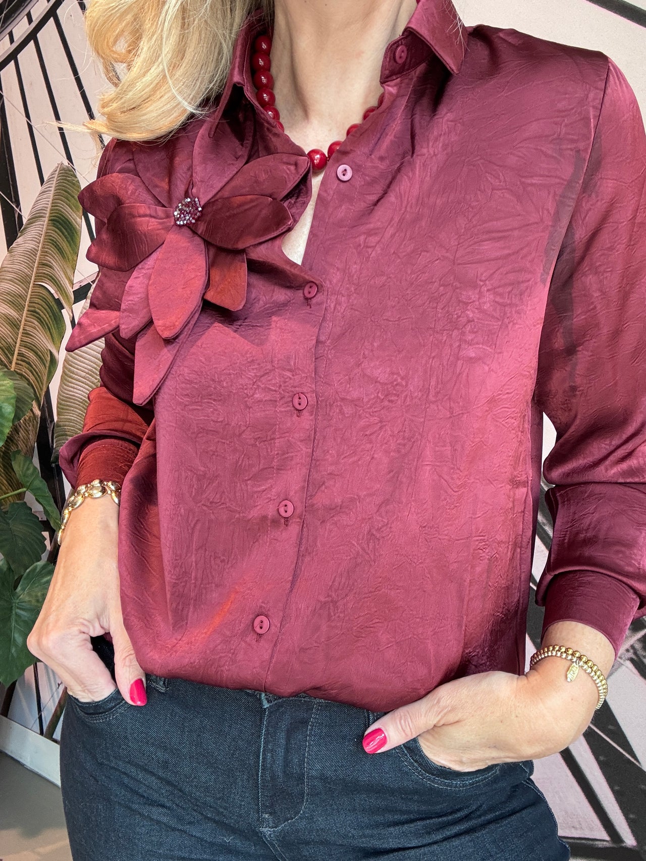 Blouse satijnlook one flower