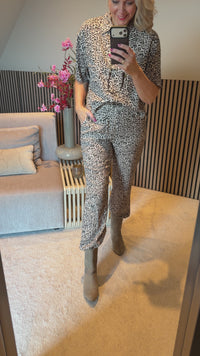 Nora Blouse Linen Leopard